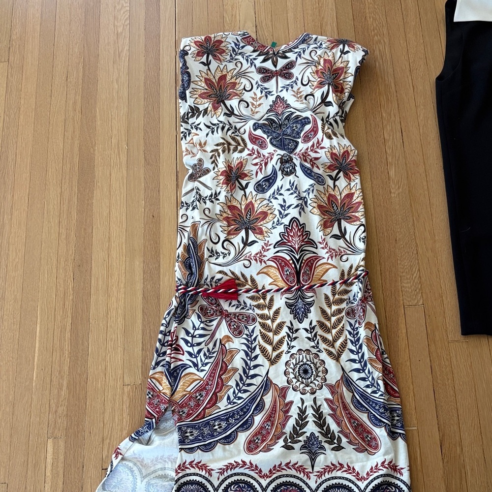 FARM Rio White Maxi Cotton Dress with Red, Navy & Tan Paisley Print